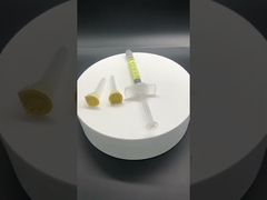 히알루론산 주입 피부 충전물은 눈 다크서클 목선을 제거합니다